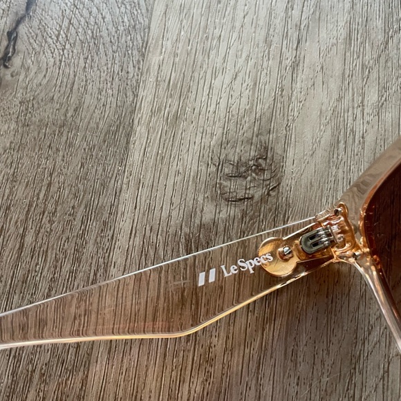 le specs shell schocked pink champagne clear gold shell detail square sunglasses - Picture 5 of 5